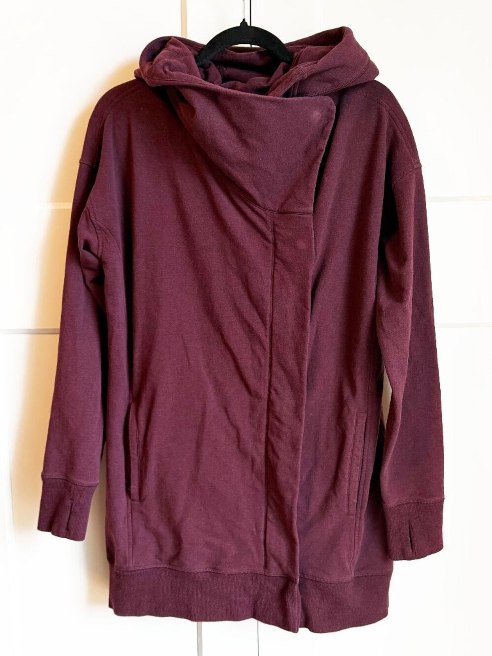 lululemon burgundy stretch zip up hoodie size 8